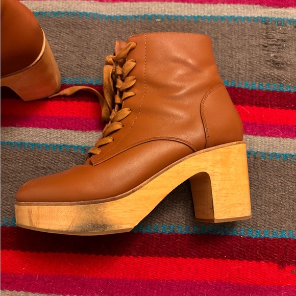 TODAY ONLY✨🤎 CHARLOTTE STONE LUGGAGE BROWN LINDY CLOG BOOT W/DUSTBAG 🤎 - Picture 11 of 13